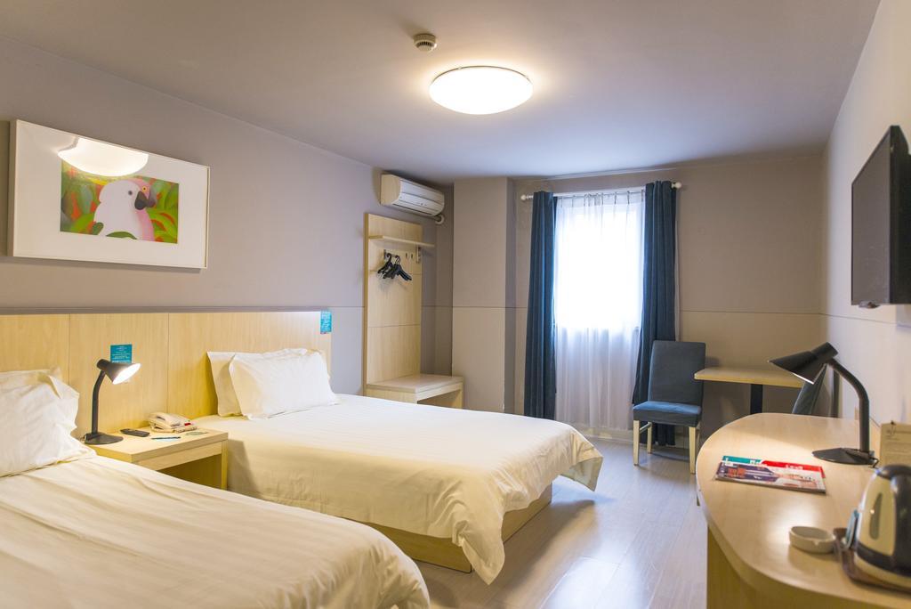 Jingjiang Inn Shanghai Minsheng Road Екстериор снимка