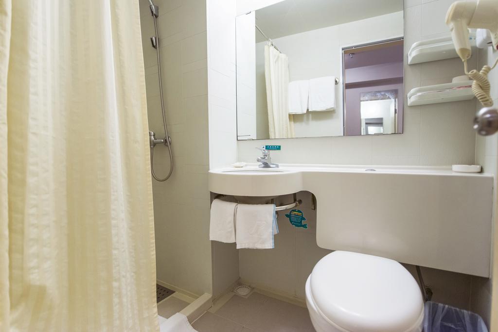 Jingjiang Inn Shanghai Minsheng Road Екстериор снимка