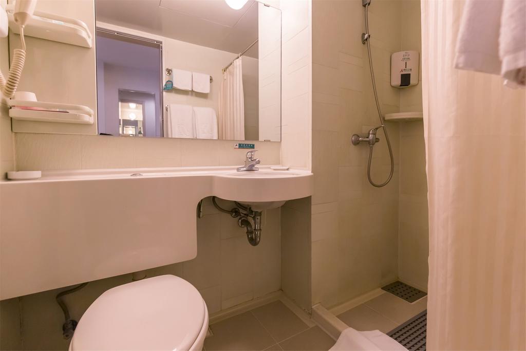 Jingjiang Inn Shanghai Minsheng Road Екстериор снимка